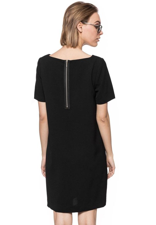 Tom Tailor - TOM TAILOR O-SHAPE DRESS DAMSKA SUKIENKA 5018496.00.75 COL. 2999. Długość rękawa: krótki rękaw. Typ sukienki: proste. Styl: elegancki, klasyczny