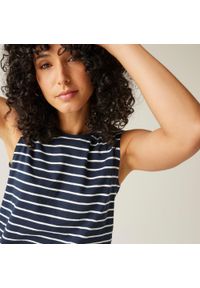 Regatta - Bezrękawnik turystyczny damski Fariene. Kolor: niebieski. Materiał: bawełna. Długość rękawa: bez rękawów. Sport: turystyka piesza #1