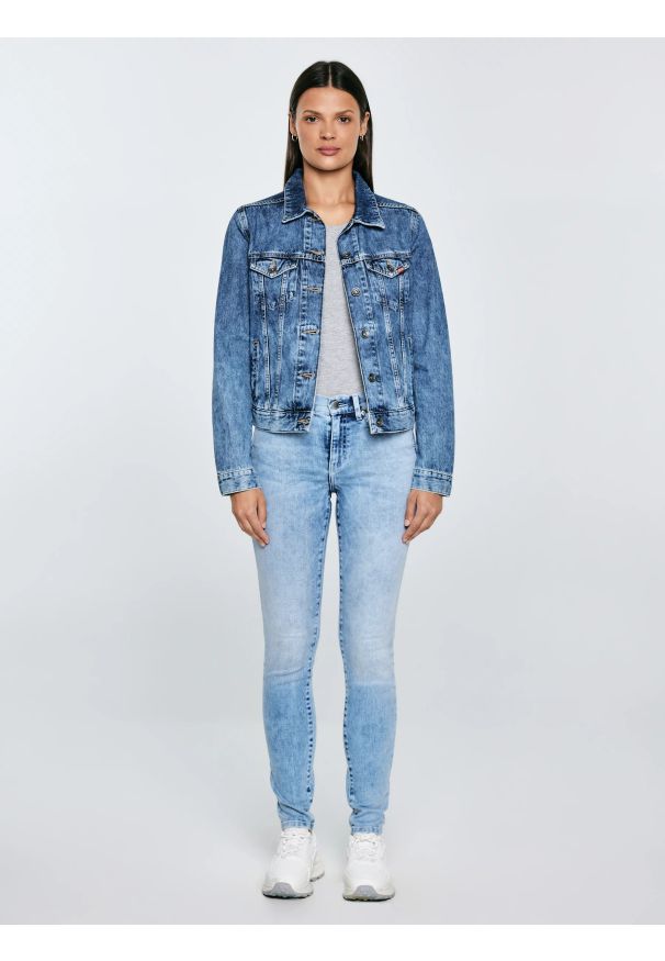 Big-Star - Jeansy damskie skinny marmurkowe jasnoniebieskie Adela 138. Kolor: niebieski. Styl: klasyczny, elegancki
