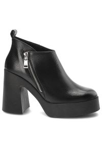 Czarne Botki Armodo Modne Buty Na Obcasie. Kolor: czarny. Materiał: skóra. Wzór: grochy. Obcas: na obcasie. Styl: wizytowy, elegancki. Wysokość obcasa: średni #6