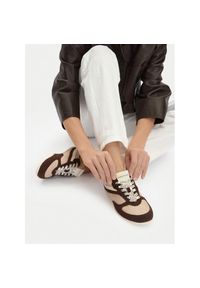 Sneakersy Guess Jeans. Kolor: brązowy #1