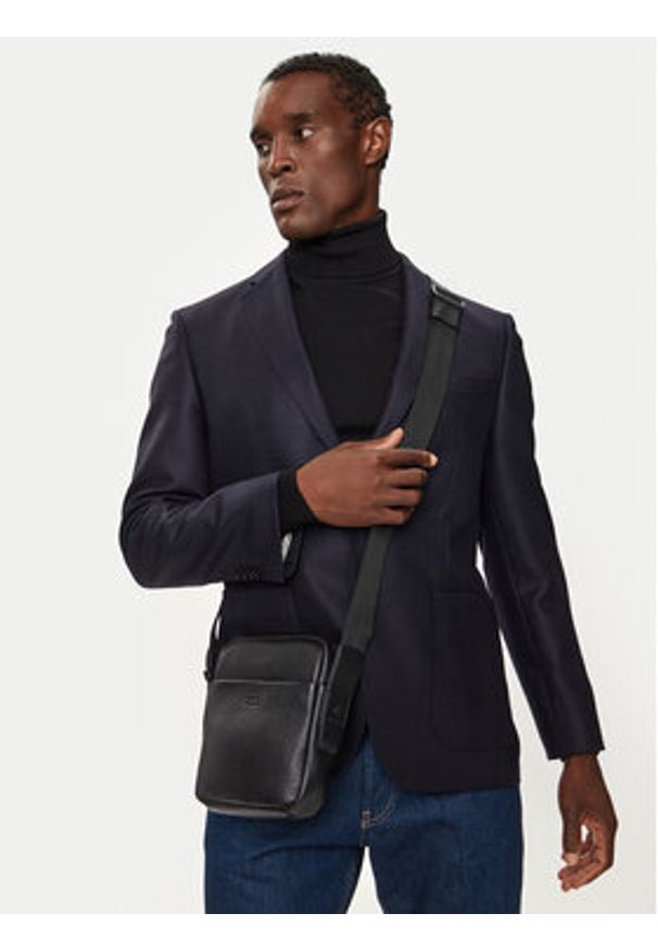 JOOP! Saszetka Luan 4140006307 Czarny. Kolor: czarny. Materiał: skóra