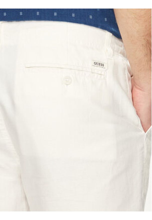 Guess Szorty materiałowe M4GB59 WG8B0 Écru Regular Fit. Kolor: kremowy. Materiał: bawełna