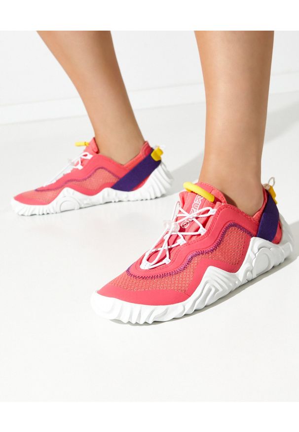 Kenzo - KENZO - Różowe sneakersy Wave. Kolor: różowy, wielokolorowy, fioletowy. Materiał: guma, materiał. Sezon: lato