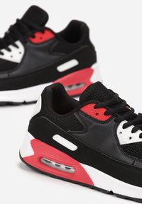 Born2be - Czarno-Czerwone Sznurowane Sneakersy na Płaskiej Grubej Podeszwie z Amortyzującą Wstawką Kristian. Okazja: na co dzień. Nosek buta: okrągły. Kolor: czarny. Materiał: materiał #4