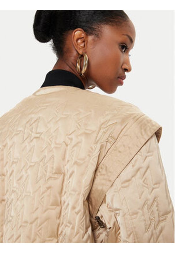 Karl Lagerfeld - KARL LAGERFELD Kurtka bomber 245W1506 Beżowy Regular Fit. Typ kołnierza: dekolt w karo. Kolor: beżowy. Materiał: syntetyk