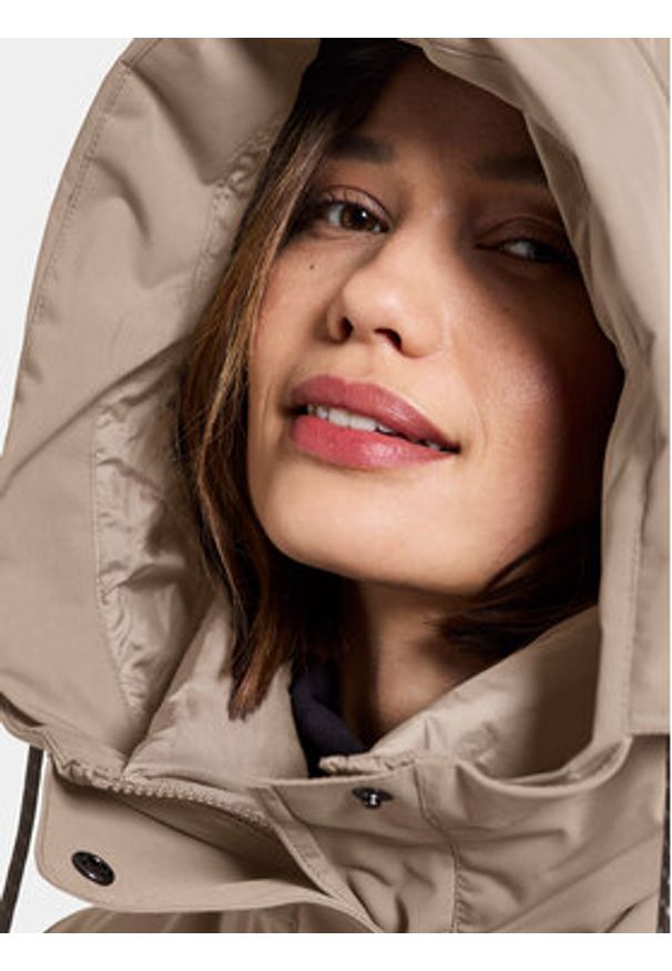 Didriksons Parka Fay Wns Parka 504524 Beżowy Regular Fit. Kolor: beżowy. Materiał: syntetyk