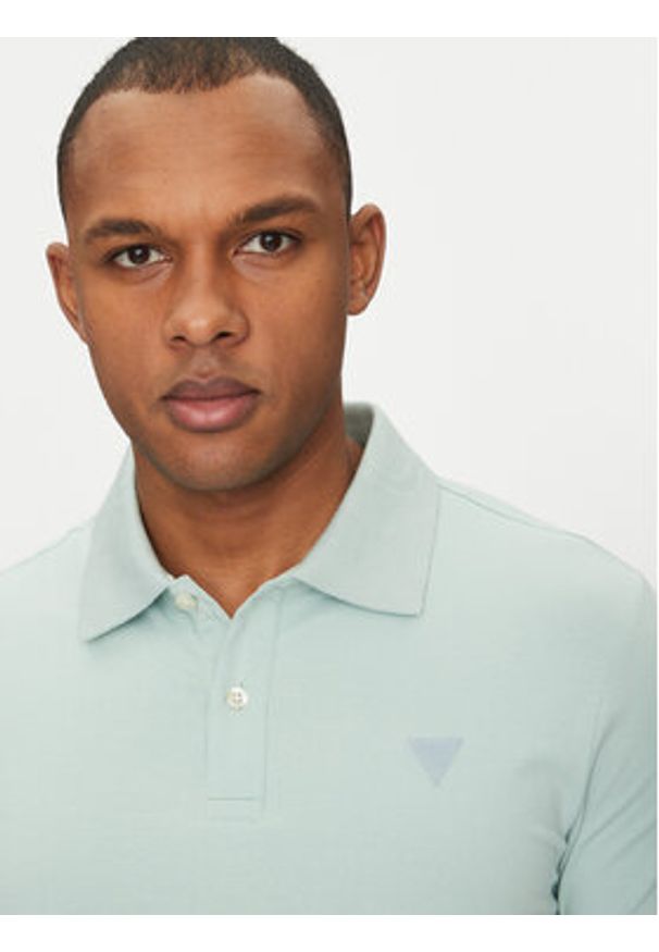 Guess Polo M5GP66 J1314 Zielony Regular Fit. Typ kołnierza: polo. Kolor: zielony. Materiał: bawełna