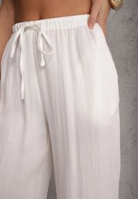 Renee - Białe Spodnie Wide Leg High Waist z Wiskozy Terilinae. Okazja: na co dzień. Stan: podwyższony. Kolor: biały. Materiał: wiskoza. Wzór: haft. Styl: casual #3