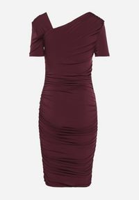 Born2be - Fioletowa Dopasowana Sukienka o Asymetrycznym Kroju Ozdobiona Marszczeniem Sopane. Kolor: fioletowy. Wzór: aplikacja. Typ sukienki: asymetryczne. Styl: klasyczny #4