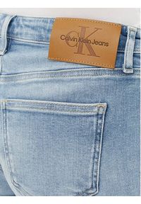 Calvin Klein Jeans Szorty jeansowe J20J225158 Niebieski Slim Fit. Kolor: niebieski. Materiał: bawełna