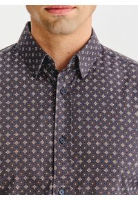 Pako Lorente - PAKO LORENTE - Brązowa koszula mikrowzór. Kolor: brązowy. Materiał: bawełna, elastan. Długość rękawa: długi rękaw. Długość: długie. Sezon: jesień #10