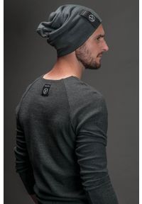 Hultaj Polski - Czapka Hultajka ciepłoszara ciemna męska. Materiał: dzianina, poliester, dresówka, bawełna, elastan. Sezon: wiosna, zima. Styl: elegancki