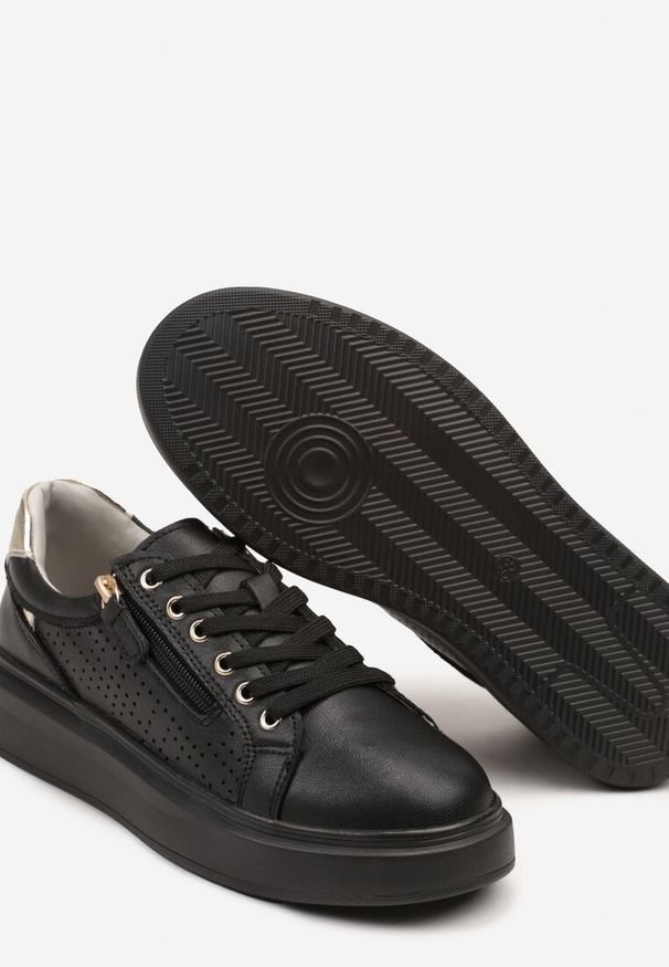 Born2be - Czarne Skórzane Sneakersy ze Skórzaną Wkładką i Perforacją Koloris. Okazja: na co dzień, na spotkanie biznesowe, do pracy. Kolor: czarny. Materiał: skóra. Wzór: aplikacja. Obcas: na płaskiej podeszwie