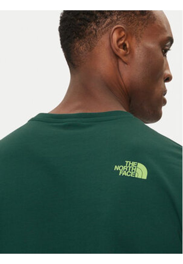 The North Face T-Shirt Easy NF0A8A6C Zielony Regular Fit. Kolor: zielony. Materiał: syntetyk