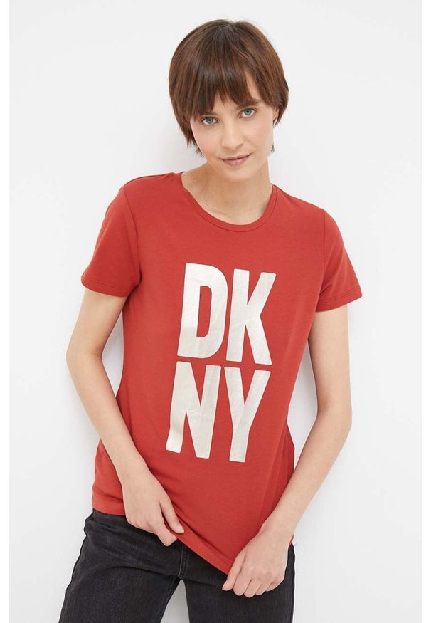 DKNY - Dkny t-shirt damski kolor czerwony. Kolor: czerwony. Materiał: dzianina. Styl: klasyczny