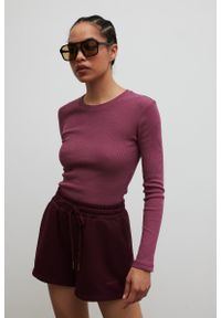 Marsala - Dopasowany top z długim rękawem w kolorze SMOKE PLUM - MOODY-S. Materiał: elastan, dzianina, prążkowany, bawełna, materiał. Długość rękawa: długi rękaw. Długość: długie