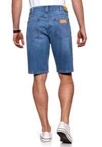 Wrangler - KRÓTKIE SPODENKI WRANGLER DENIM SHORT B&Y FLAG BLUE W14CGX122. Materiał: denim. Długość: krótkie #10