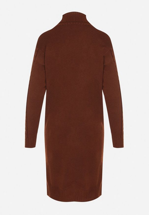 Born2be - Brązowa Sweterkowa Sukienka z Golfem Wełną i Bawełną Ozdobiona Splotem Reiania. Okazja: na co dzień, do pracy, na spotkanie biznesowe. Typ kołnierza: golf. Kolor: brązowy. Materiał: wełna, bawełna. Wzór: aplikacja, ze splotem. Typ sukienki: proste. Styl: biznesowy, casual