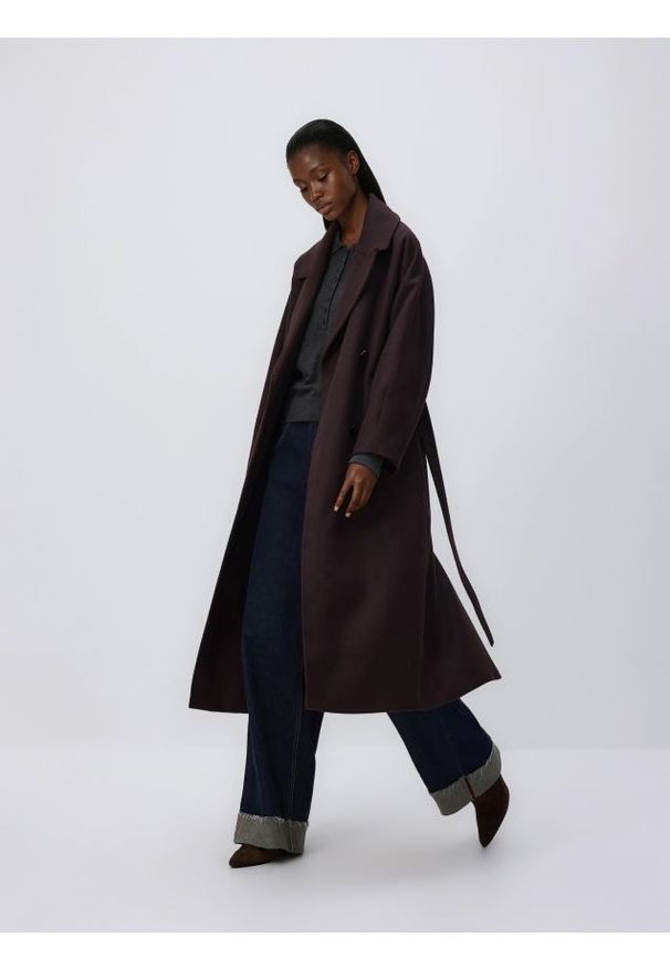Reserved - Płaszcz z domieszką wełny - ciemnobrązowy. Kolor: brązowy. Materiał: wełna