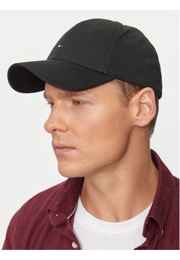 TOMMY HILFIGER - Tommy Hilfiger Czapka z daszkiem Small Flag AU0AU01528 Czarny. Kolor: czarny. Materiał: bawełna, materiał