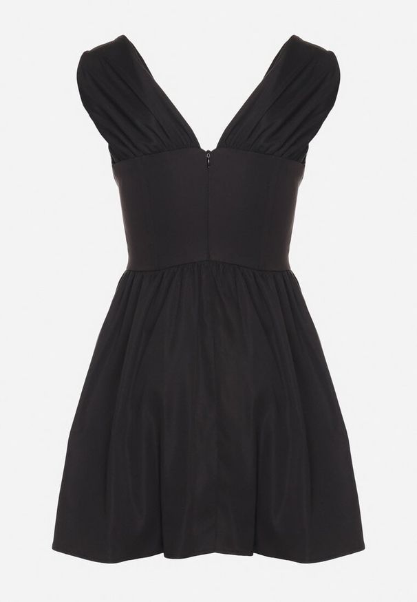 Born2be - Czarna Sukienka Vices o Rozkloszowanym Kroju z Wiązaniem Foliseia. Okazja: na co dzień. Typ kołnierza: dekolt w kształcie V. Kolor: czarny. Materiał: poliester, jeans. Długość rękawa: bez rękawów. Styl: elegancki, casual, klasyczny