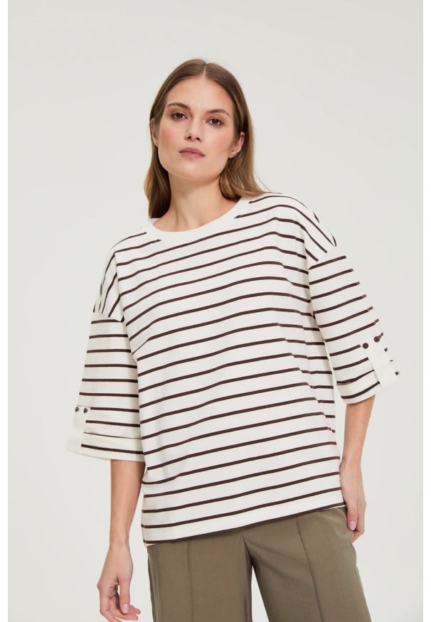 MOODO - Bluza w paski biała. Kolor: biały. Materiał: elastan, bawełna. Wzór: paski