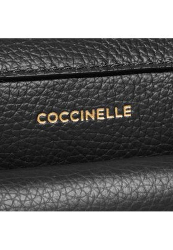 Coccinelle Torebka MF6 Coccinelle Beat Sof E1 MF6 15 02 01 Czarny. Kolor: czarny. Materiał: skórzane