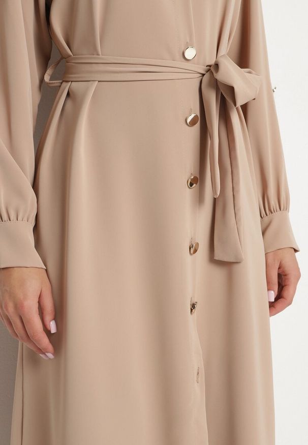 Born2be - Beżowa Koszulowa Sukienka z Podpinanymi Rękawami i Dodatkowym Wiązanym Paskiem Ivandria. Okazja: na co dzień. Kolor: beżowy. Typ sukienki: koszulowe. Styl: casual, klasyczny