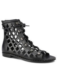 Czarne Sandały Carinii Buty Damskie Obuwie Na Lato. Okazja: na co dzień. Kolor: czarny. Materiał: skóra. Wzór: aplikacja. Sezon: lato. Obcas: na obcasie. Styl: boho, casual. Wysokość obcasa: niski #1