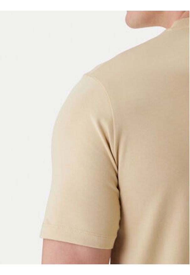 Karl Lagerfeld - KARL LAGERFELD T-Shirt 755047 562235 Beżowy Regular Fit. Typ kołnierza: dekolt w karo. Kolor: beżowy. Materiał: bawełna