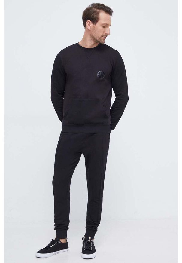 Fila dres bawełniany kolor czarny. Kolor: czarny. Materiał: bawełna, dresówka