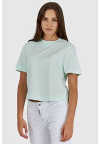 Guess - GUESS Krótki miętowy t-shirt damski z logo na plecach. Kolor: zielony. Materiał: bawełna. Długość: krótkie #1