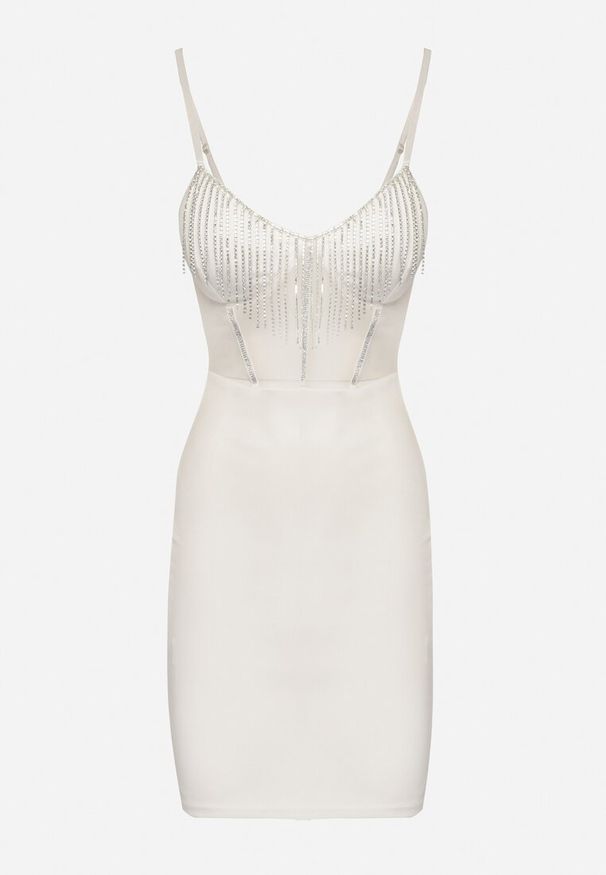 Born2be - Biała Dopasowana Sukienka Mini z Siateczką i Cyrkoniami Mauda. Okazja: na imprezę. Kolor: biały. Styl: elegancki. Długość: mini