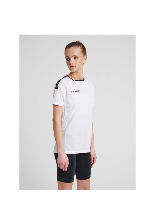 Hummel KOSZULKA DAMSKA T-shirt hmlAUTHENTIC POLY JERSEY WOMAN. Kolor: biały. Materiał: jersey. Sport: taniec, joga i pilates