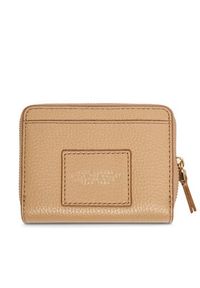 MARC JACOBS - Marc Jacobs Portfel damski 2R3SMP044S10 Brązowy. Kolor: brązowy. Materiał: skóra #3