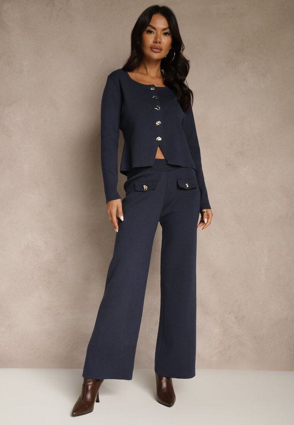 Renee - Granatowy Elegancki Komplet z Dzianiny z Wiskozą Kardigan i Spodnie Delinavea. Kolor: niebieski. Materiał: dzianina, wiskoza. Wzór: aplikacja