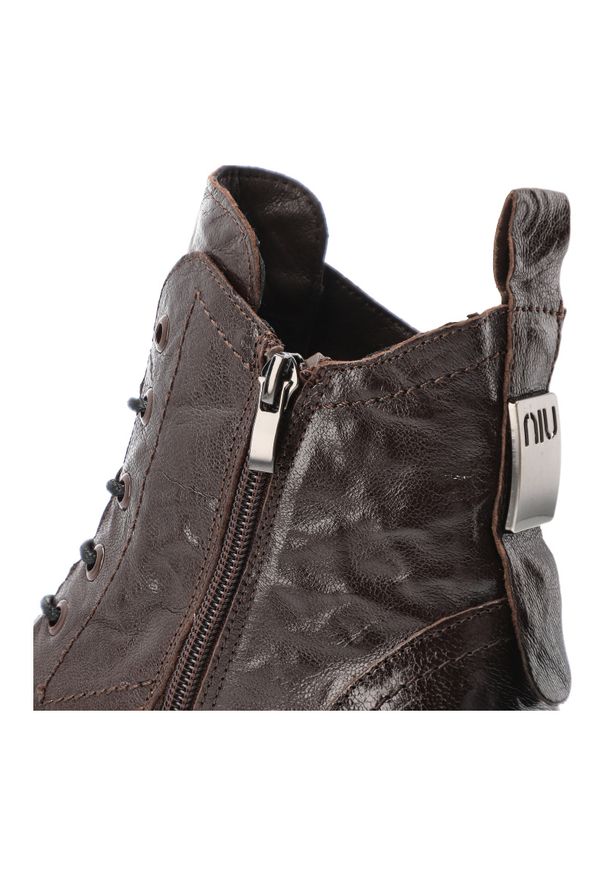 Brązowe Botki Artiker Skórzane Obuwie Damskie. Okazja: na spacer. Wysokość cholewki: przed kolano. Kolor: brązowy. Materiał: skóra. Szerokość cholewki: normalna. Styl: vintage, klasyczny