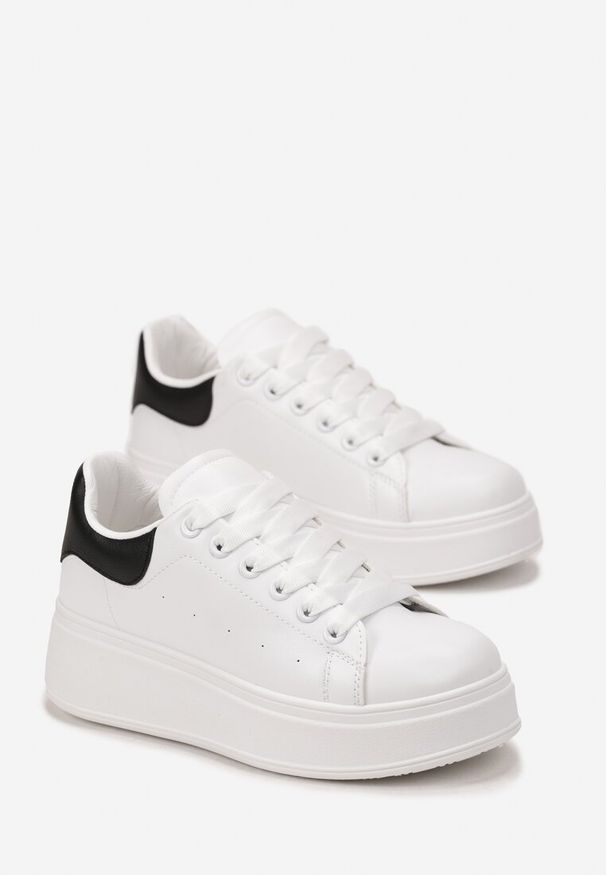 Renee - Biało-Czarne Sneakersy przed Kostkę na Grubej Podeszwie Arionn. Wysokość cholewki: przed kostkę. Kolor: biały. Materiał: jeans