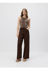 Reserved - Jeansy wide leg z lyocellem - brązowy. Kolor: brązowy #1