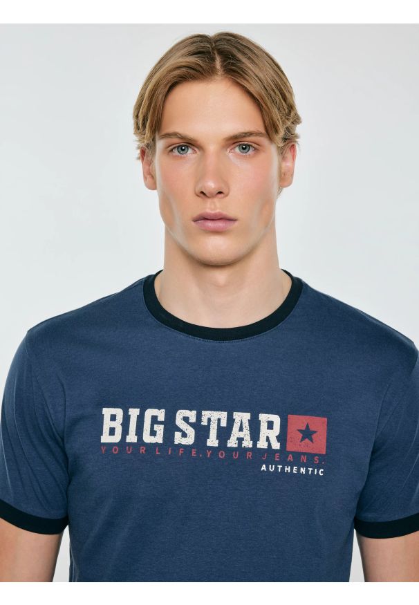 Big-Star - Koszulka męska z linii Authentic z logo BIG STAR ciemnoniebieska Summet 402. Kolor: niebieski. Materiał: jeans, bawełna. Styl: sportowy