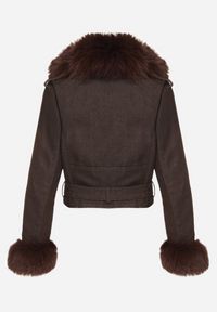 Born2be - Brązowa Ocieplana Kurtka Ramoneska z Futrem przy Kołnierzu i Rękawach Mevesala. Kolor: brązowy. Materiał: futro. Długość: krótkie #6
