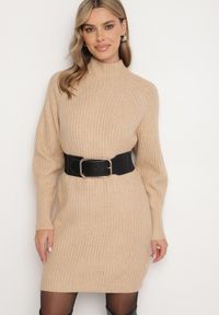 Born2be - Beżowa Sweterkowa Sukienka z Półgolfem i Wełną o Pudełkowym Kroju Norienne. Okazja: na co dzień. Kolor: beżowy. Materiał: wełna. Długość rękawa: długi rękaw. Styl: casual, elegancki #4