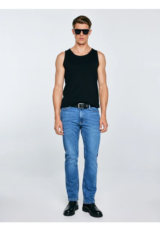 Big-Star - Koszulka męska slim bez rękawów czarna Dero 906. Okazja: na co dzień. Kolor: czarny. Materiał: jeans, dresówka. Długość rękawa: bez rękawów. Styl: sportowy, casual