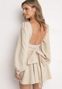 Born2be - Beżowa Sukienka Rozkloszowana z Gorsetową Górą i Materiałowym Paskiem na Tyle Enadil. Okazja: na co dzień. Typ kołnierza: dekolt gorset. Kolor: beżowy. Materiał: materiał. Typ sukienki: gorsetowe. Styl: casual #6