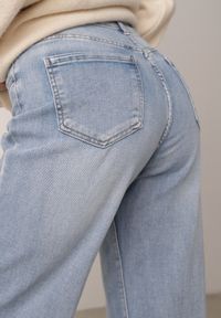 Born2be - Niebieskie Szerokie Jeansy z Bawełną z Wysokim Stanem Ninuin. Stan: podwyższony. Kolor: niebieski. Wzór: koronka. Styl: elegancki, klasyczny #2