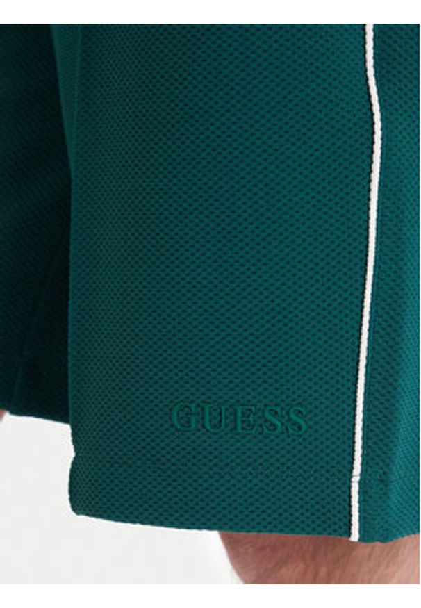 Guess Szorty sportowe Z6GD11 K3210 Zielony Regular Fit. Kolor: zielony. Materiał: syntetyk. Styl: sportowy