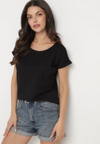Born2be - Czarny T-shirt z Bawełny Ozdobiony Kieszonką Ziarene. Okazja: na co dzień. Kolor: czarny. Materiał: bawełna. Wzór: aplikacja. Styl: sportowy, casual #3