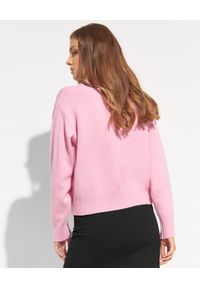 Pinko - PINKO - Różowy sweter z kolorową aplikacją Moscato. Kolor: wielokolorowy, fioletowy, różowy. Materiał: dzianina, wełna. Długość rękawa: długi rękaw. Długość: długie. Wzór: aplikacja, kolorowy