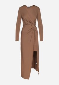 Born2be - Brązowa Sukienka z Efektownym Marszczeniem i Rozcięciem z Wiskozą Kliheria. Okazja: na co dzień. Kolor: brązowy. Materiał: wiskoza. Długość rękawa: długi rękaw. Styl: casual, elegancki, klasyczny #5